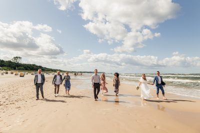 Hochzeitsfotograf- Usedom-heiraten- Ahlbeck-Heringsdorf-Anklam-Zinnowitz-Hochzeit-Ostsee-Gruppenfotos-Strand
