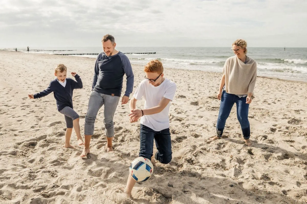 Familienfotos Rostock, Familienfotograf Rostock, Familienfotograf Rügen, Familienfotograf Hamburg, Familienfotos Rostock, Familienshooting Rostock, Babyfotos Rostock, Babyfotograf Rostock, Babybilder Rostock, Familienfotos am Strand, Familienhooting an der Ostsee, Familienshooting im Urlaub