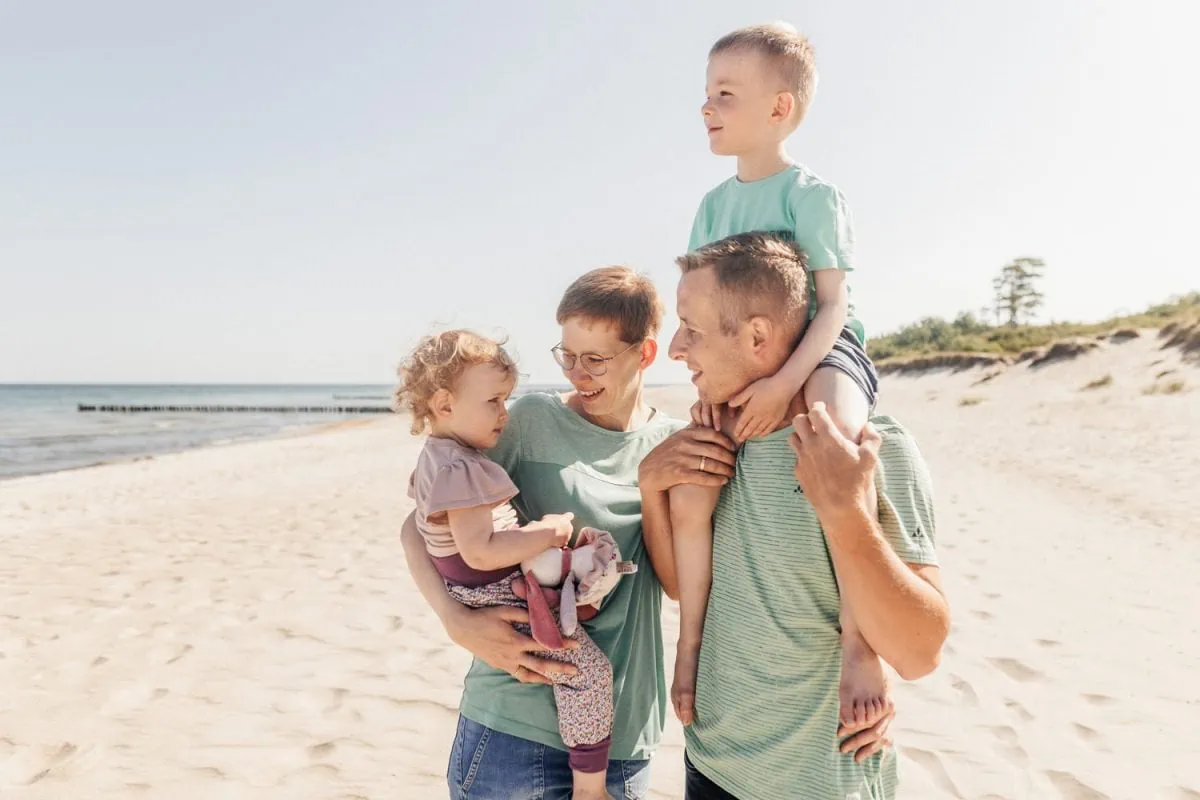 Familienfotos Rostock, Familienfotograf Rostock, Familienfotograf Rügen, Familienfotograf Hamburg, Familienfotos Rostock, Familienshooting Rostock, Babyfotos Rostock, Babyfotograf Rostock, Babybilder Rostock, Familienshooting an der Ostsee