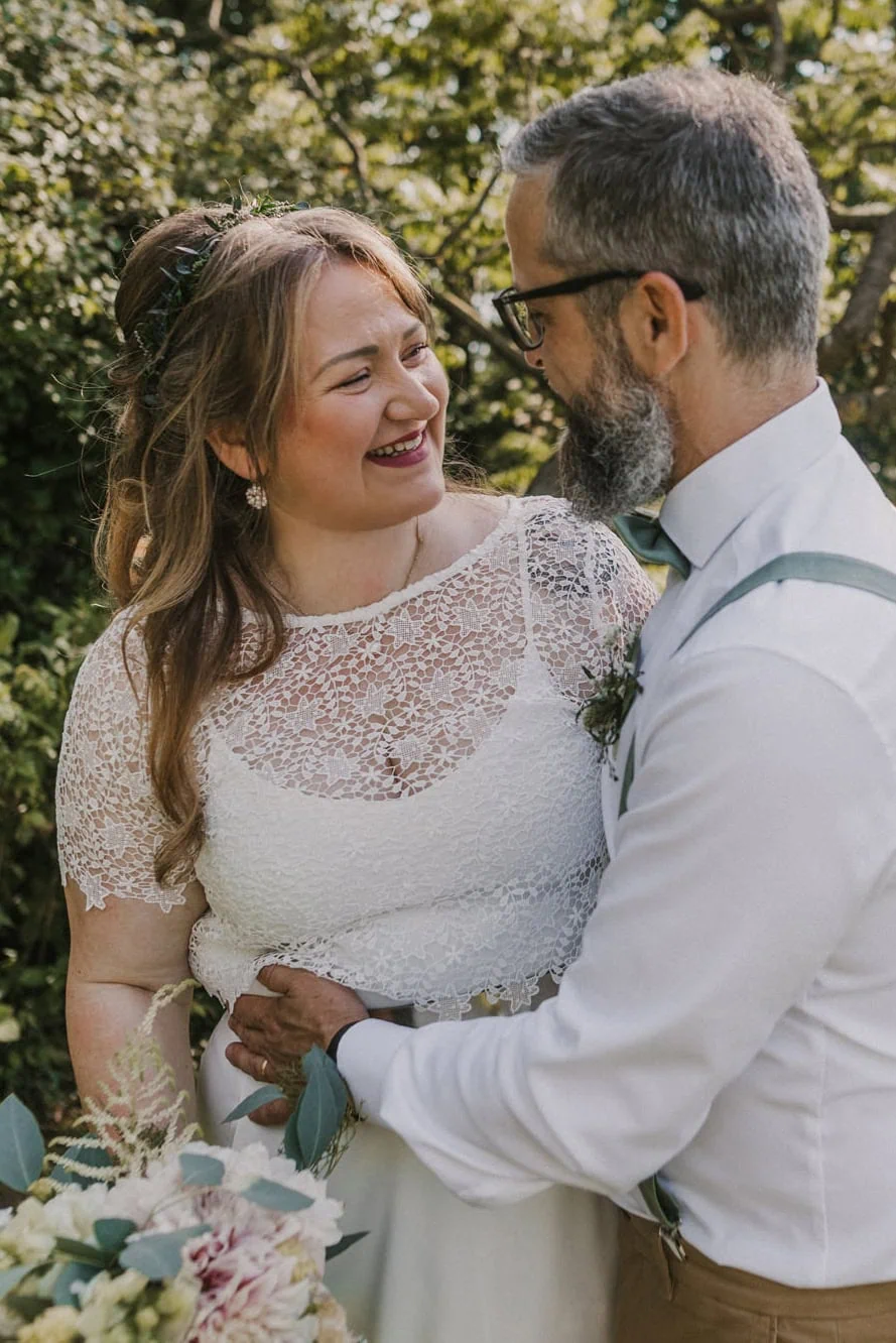 Hochzeitsfotograf Rostock; hochwertige Hochzeitsfotos Rostock; Hochzeit Fotos Rostock; Hochzeitsfotografin Rostock; Hochzeitsfotograf Mecklenburg Vorpommern; Hochzeitfotograf MV; Hochzeitsfotografie Rostock; Hochzeitsbilder Rostock; fotograf hochzeit rostock; Brautpaarfotos Rostock; heiraten in MV; Rosenhof Groß Siemen