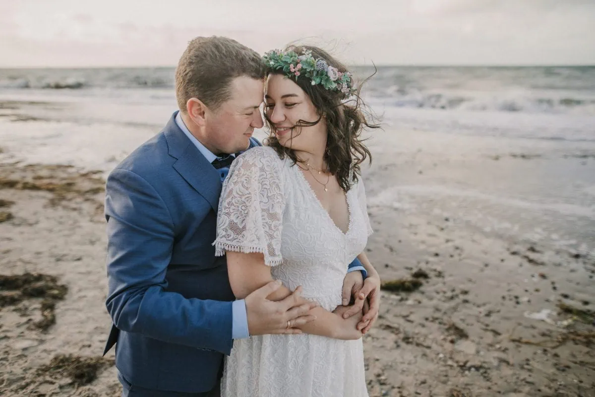 Hochzeitsfotos Rostock Hochzeitsfotograf Rostock, Hochzeitsfotograf Warnemuende, Hochzeitsfotograf Nienhagen, Hochzeit Fotos Rostock, Hochzeitsfotografin Rostock, hochwertig, Rostock, Ostsee, Strand, Mecklenburg Vorpommern, Hochzeitsfotografie Rostock, Hochzeitsbilder Rostock, fotograf hochzeit rostock, fotograf hochzeit rostock, fotograf rostock , hochzeitsfotografin ostsee, Brautpaarfotos,, heiraten in MV, an der Ostsee heiraten