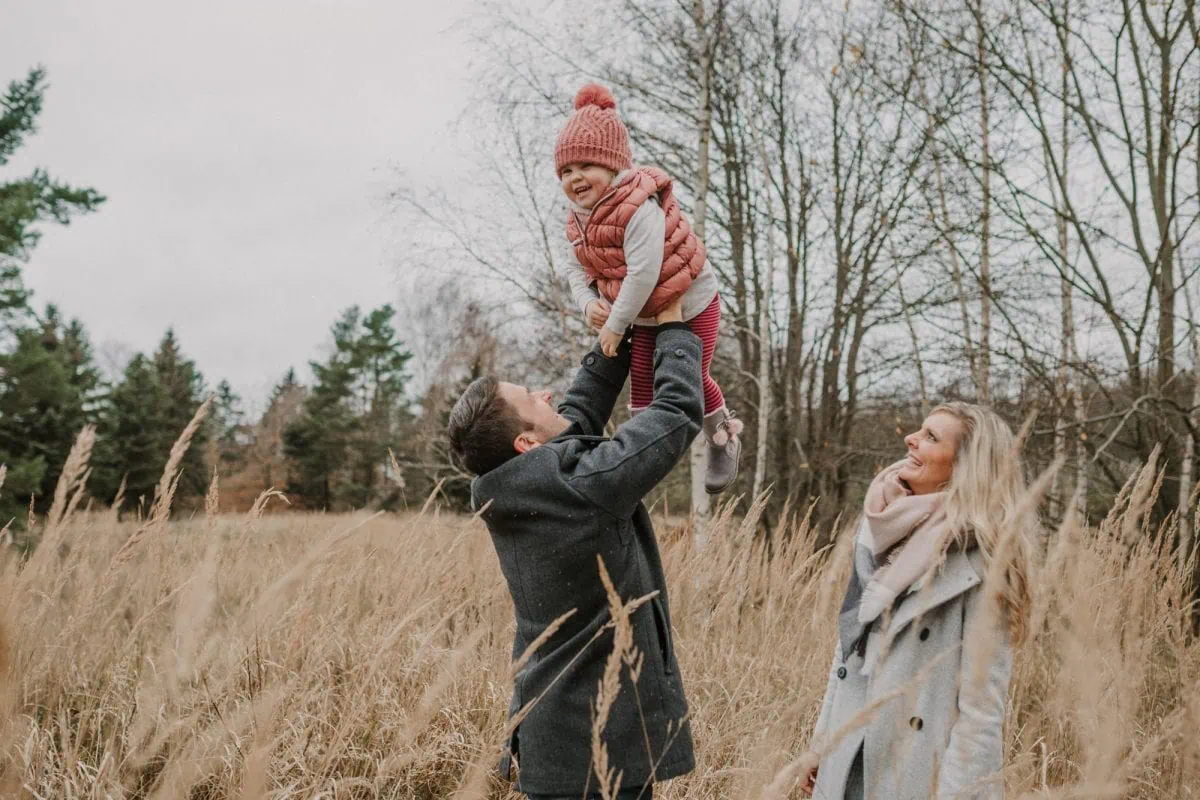 Familienshooting Rostock, Familienfotos Rostock, Familienfotograf Rostock, Familienfotos draußen, Familienshooting im Winter, Familienshooting im Herbst, natülriche Familienfotos
