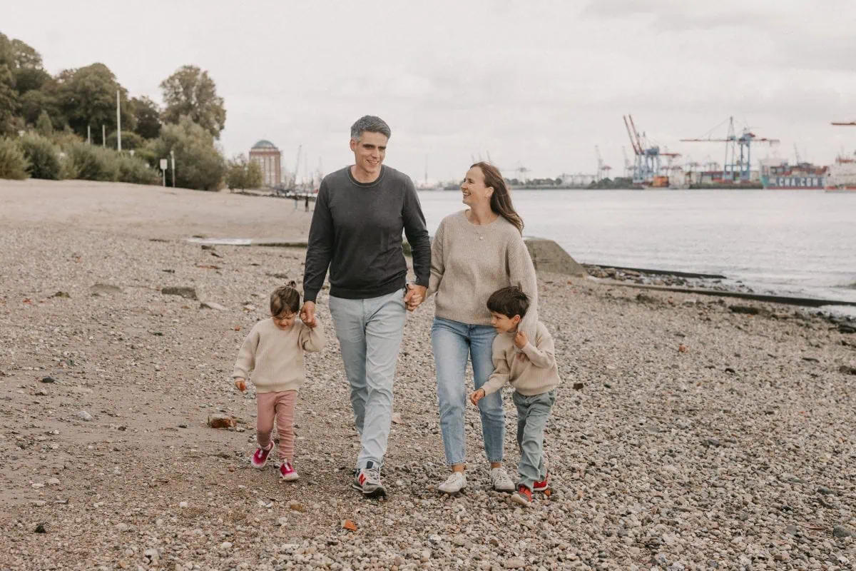 Familienshooting Hamburg, Familienfotos Rostock, Familienfotograf Rostock, Familienfotograf Hamburg, Fischbeker Heide, Familienfotos Rostock, Familienshooting Rostock, Familienshooting Elbstrand, Familienfotos draußen