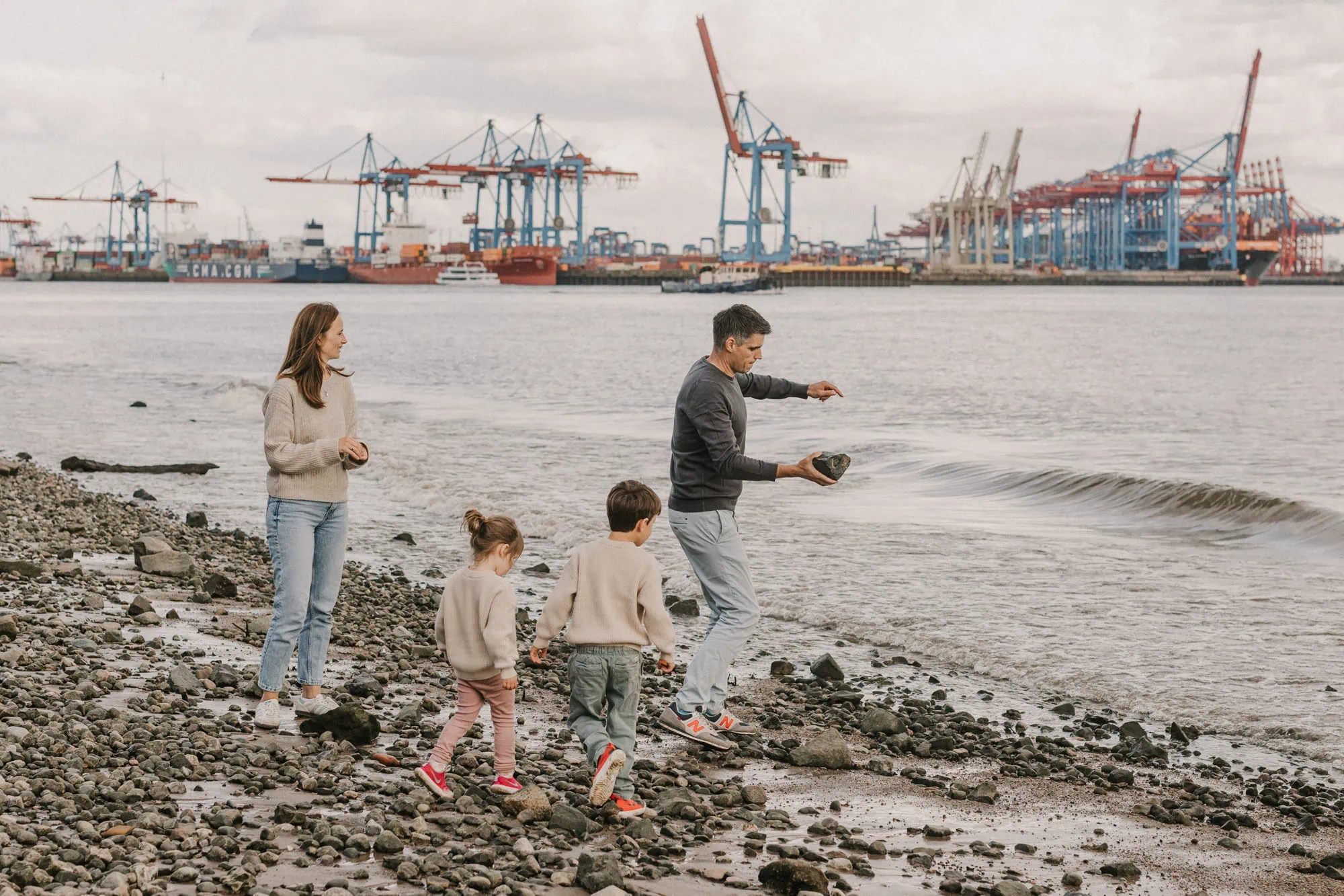Familienshooting Hamburg, Familienfotos Rostock, Familienfotograf Rostock, Familienfotograf Hamburg, Fischbeker Heide, Familienfotos Rostock, Familienshooting Rostock, Familienshooting Elbstrand, Familienfotos draußen