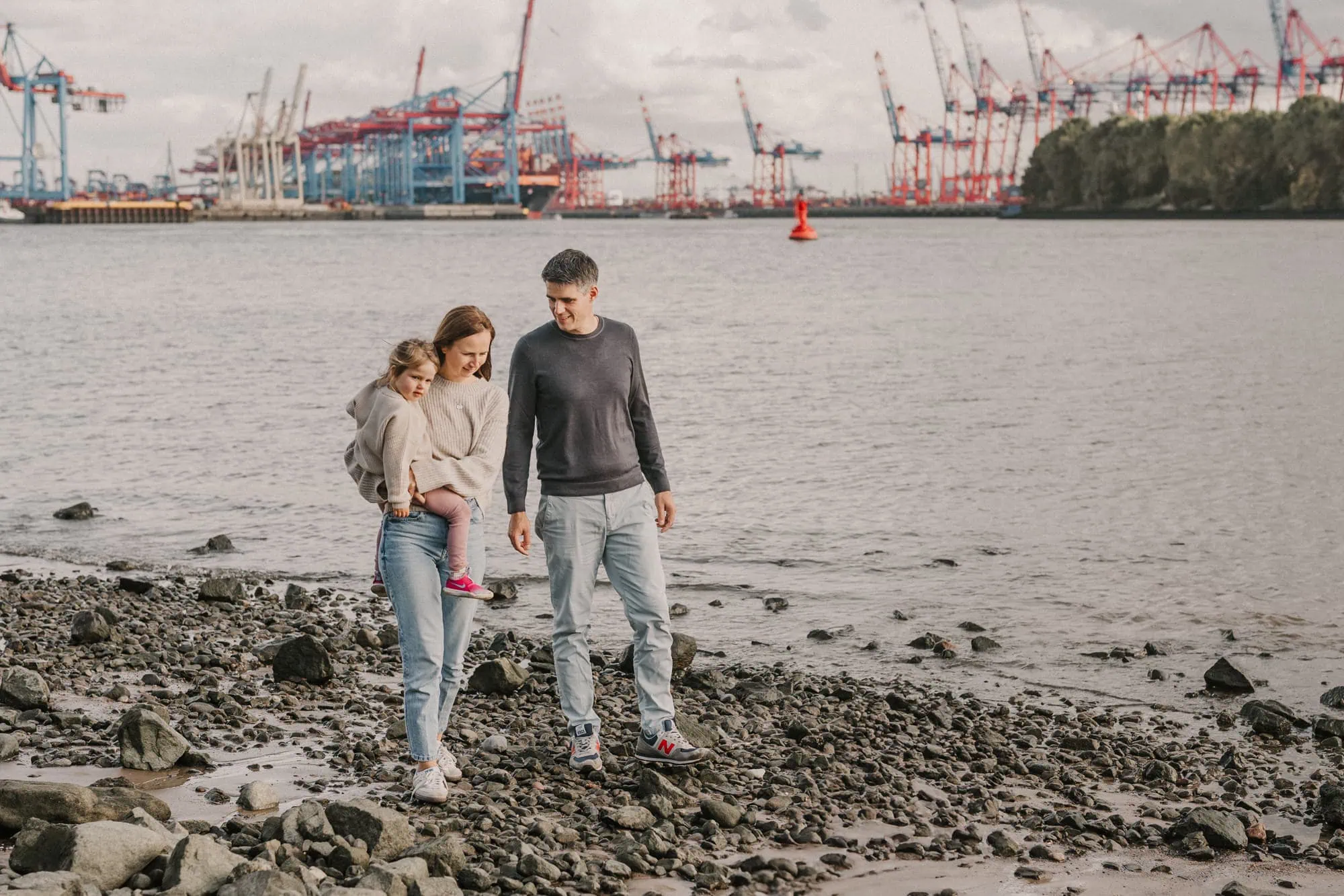 Familienshooting Hamburg, Familienfotos Rostock, Familienfotograf Rostock, Familienfotograf Hamburg, Fischbeker Heide, Familienfotos Rostock, Familienshooting Rostock, Familienshooting Elbstrand, Familienfotos draußen