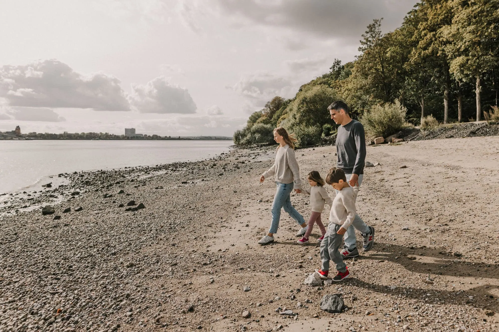 Familienshooting Hamburg, Familienfotos Rostock, Familienfotograf Rostock, Familienfotograf Hamburg, Fischbeker Heide, Familienfotos Rostock, Familienshooting Rostock, Familienshooting Elbstrand, Familienfotos draußen