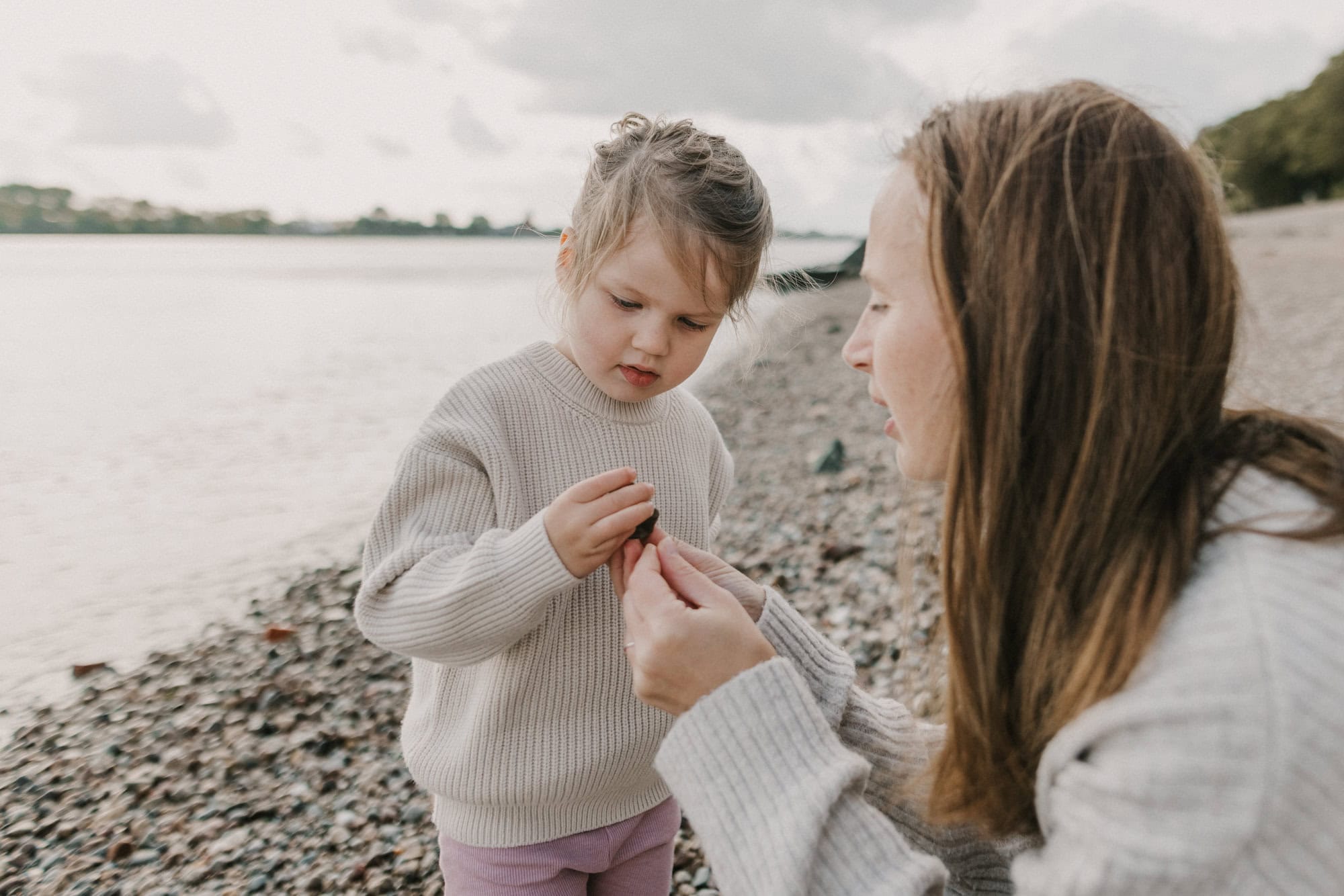 Familienshooting Hamburg, Familienfotos Rostock, Familienfotograf Rostock, Familienfotograf Hamburg, Fischbeker Heide, Familienfotos Rostock, Familienshooting Rostock, Familienshooting Elbstrand, Familienfotos draußen