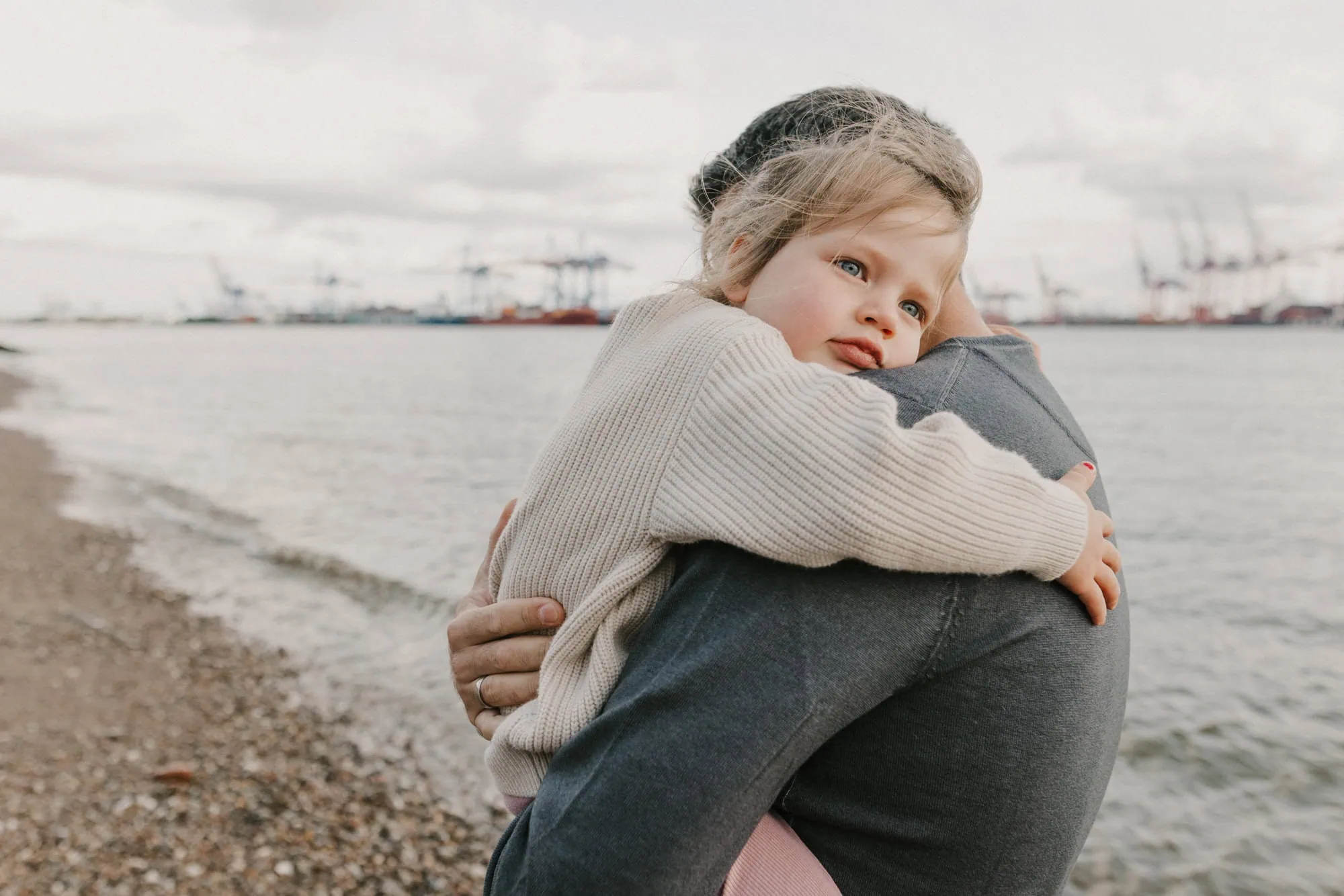 Familienshooting Hamburg, Familienfotos Rostock, Familienfotograf Rostock, Familienfotograf Hamburg, Fischbeker Heide, Familienfotos Rostock, Familienshooting Rostock, Familienshooting Elbstrand, Familienfotos draußen