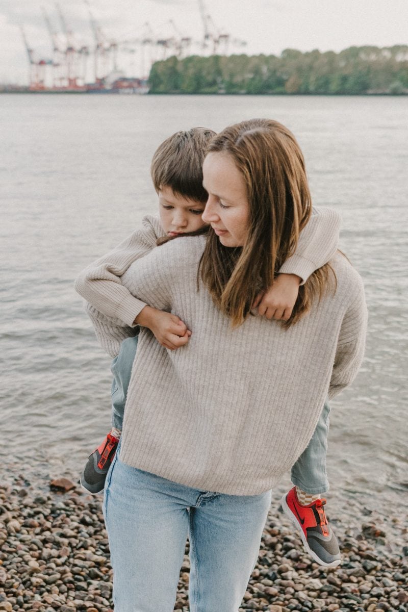 Familienshooting Hamburg, Familienfotos Rostock, Familienfotograf Rostock, Familienfotograf Hamburg, Fischbeker Heide, Familienfotos Rostock, Familienshooting Rostock, Familienshooting Elbstrand, Familienfotos draußen