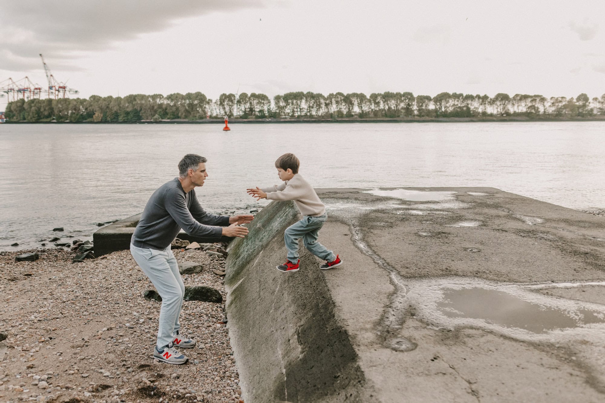 Familienshooting Hamburg, Familienfotos Rostock, Familienfotograf Rostock, Familienfotograf Hamburg, Fischbeker Heide, Familienfotos Rostock, Familienshooting Rostock, Familienshooting Elbstrand, Familienfotos draußen