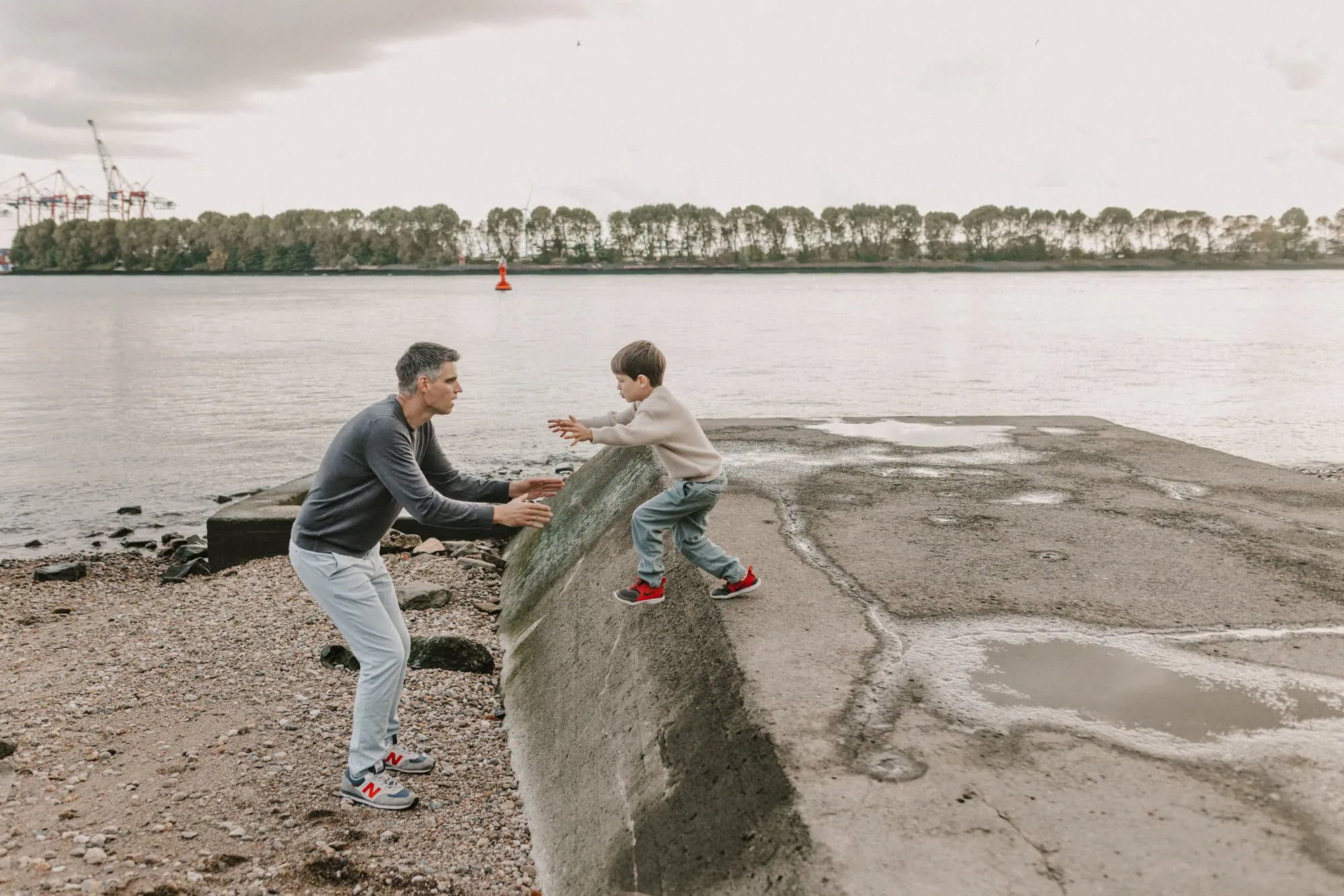 Familienshooting Hamburg, Familienfotos Rostock, Familienfotograf Rostock, Familienfotograf Hamburg, Fischbeker Heide, Familienfotos Rostock, Familienshooting Rostock, Familienshooting Elbstrand, Familienfotos draußen