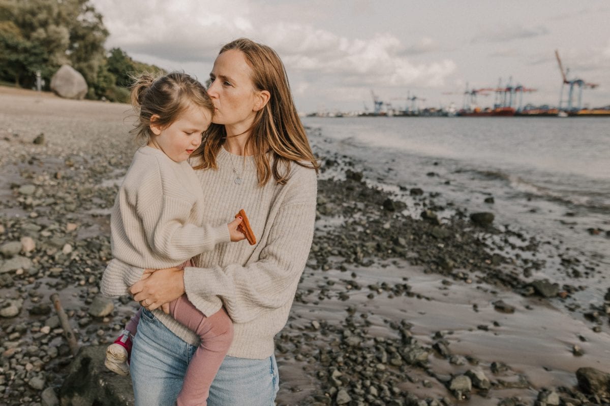 Familienshooting Hamburg, Familienfotos Rostock, Familienfotograf Rostock, Familienfotograf Hamburg, Fischbeker Heide, Familienfotos Rostock, Familienshooting Rostock, Familienshooting Elbstrand, Familienfotos draußen