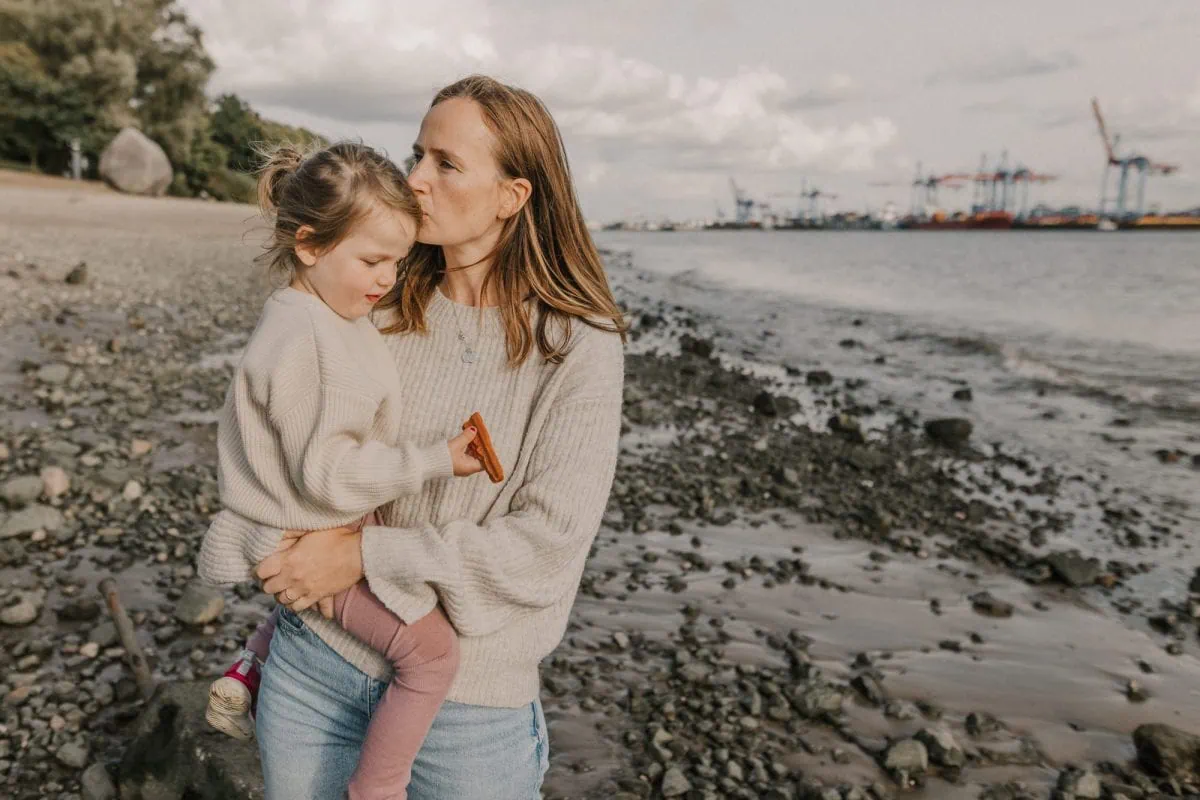 Familienshooting Hamburg, Familienfotos Rostock, Familienfotograf Rostock, Familienfotograf Hamburg, Fischbeker Heide, Familienfotos Rostock, Familienshooting Rostock, Familienshooting Elbstrand, Familienfotos draußen