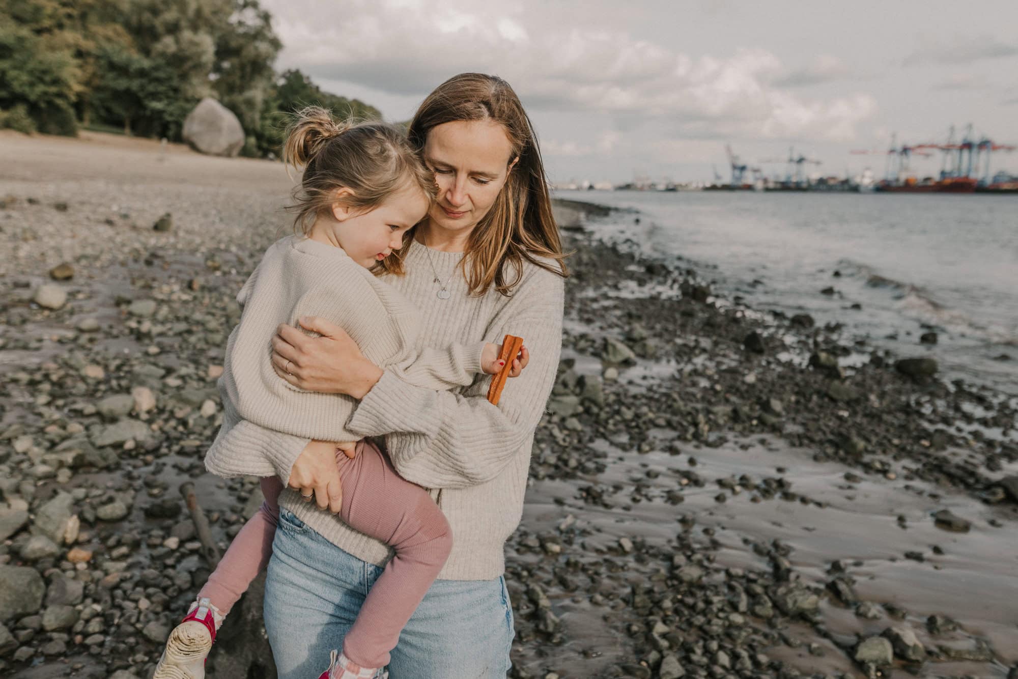 Familienshooting Hamburg, Familienfotos Rostock, Familienfotograf Rostock, Familienfotograf Hamburg, Fischbeker Heide, Familienfotos Rostock, Familienshooting Rostock, Familienshooting Elbstrand, Familienfotos draußen