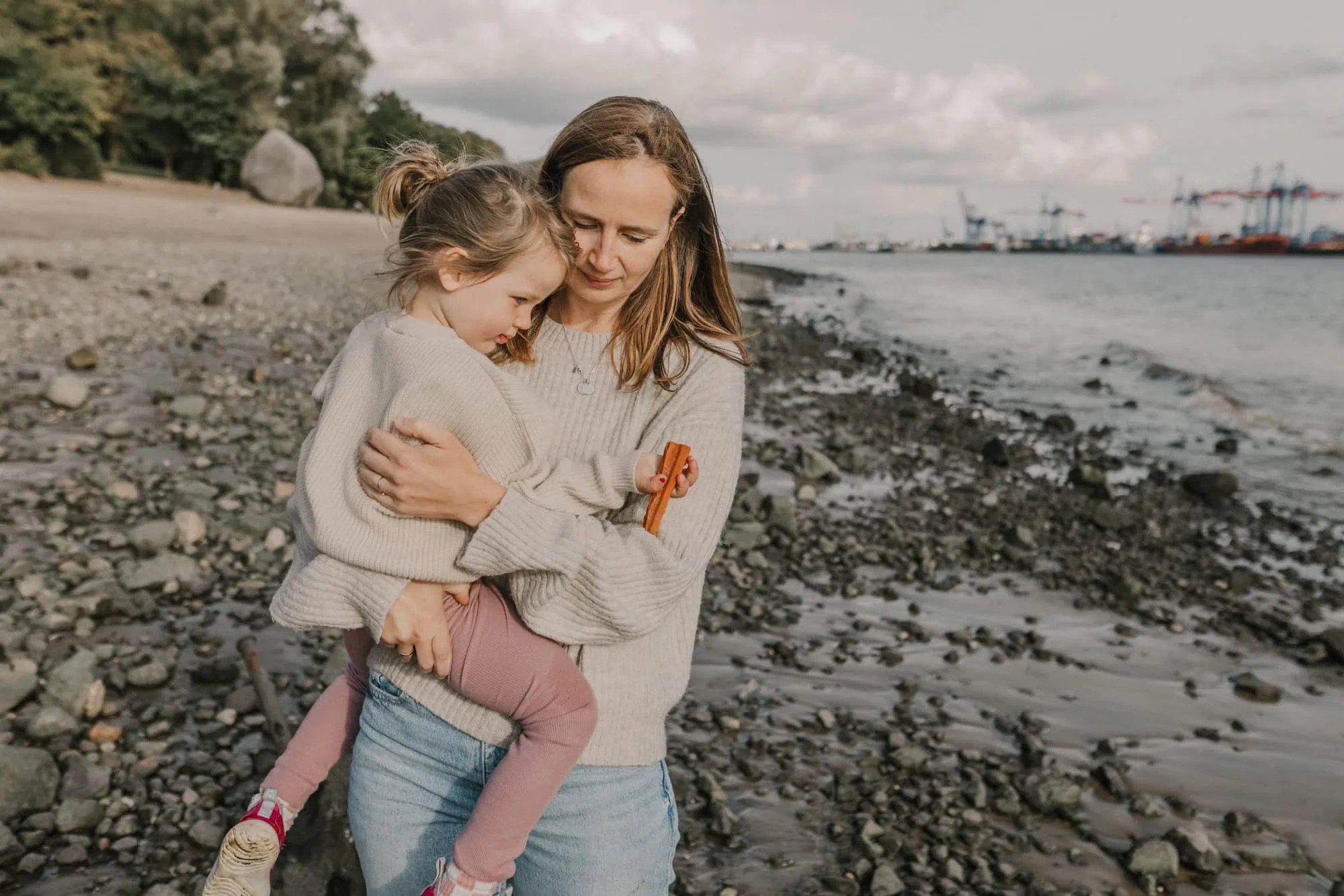 Familienshooting Hamburg, Familienfotos Rostock, Familienfotograf Rostock, Familienfotograf Hamburg, Fischbeker Heide, Familienfotos Rostock, Familienshooting Rostock, Familienshooting Elbstrand, Familienfotos draußen