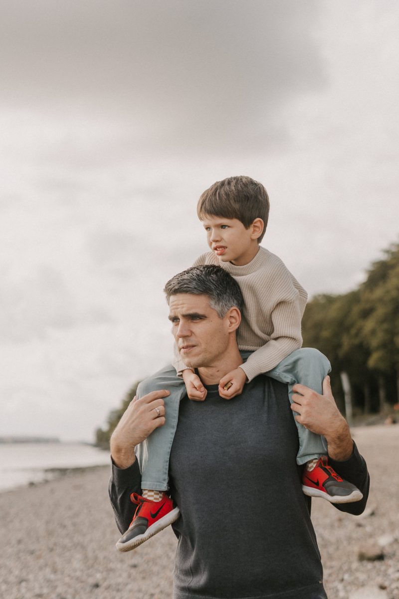 Familienshooting Hamburg, Familienfotos Rostock, Familienfotograf Rostock, Familienfotograf Hamburg, Fischbeker Heide, Familienfotos Rostock, Familienshooting Rostock, Familienshooting Elbstrand, Familienfotos draußen