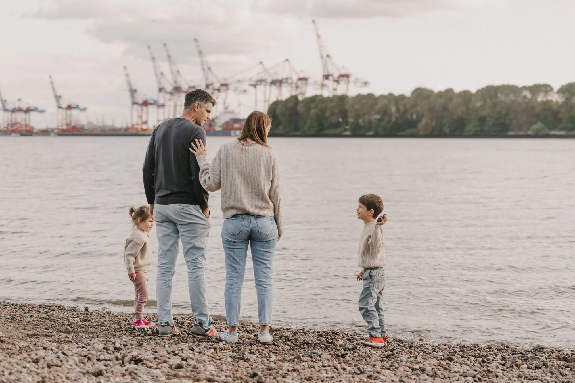 Familienshooting Hamburg, Familienfotos Rostock, Familienfotograf Rostock, Familienfotograf Hamburg, Fischbeker Heide, Familienfotos Rostock, Familienshooting Rostock, Familienshooting Elbstrand, Familienfotos draußen