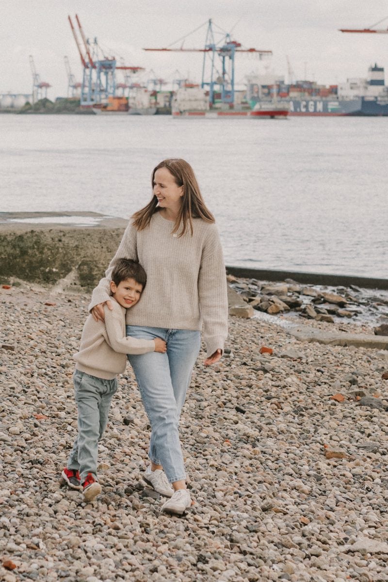 Familienshooting Hamburg, Familienfotos Rostock, Familienfotograf Rostock, Familienfotograf Hamburg, Fischbeker Heide, Familienfotos Rostock, Familienshooting Rostock, Familienshooting Elbstrand, Familienfotos draußen