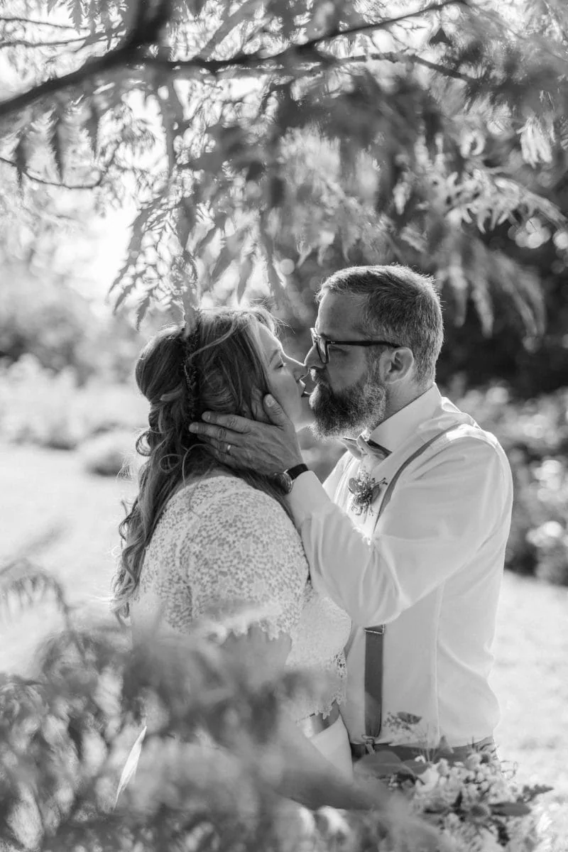 Hochzeitsfotograf Rostock; hochwertige Hochzeitsfotos Rostock; Hochzeit Fotos Rostock; Hochzeitsfotografin Rostock; Hochzeitsfotograf Mecklenburg Vorpommern; Hochzeitfotograf MV; Hochzeitsfotografie Rostock; Hochzeitsbilder Rostock; fotograf hochzeit rostock; Brautpaarfotos Rostock; heiraten in MV; Rosenhof Groß Siemen