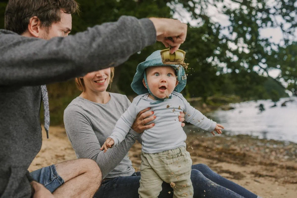 Familienshooting Rostock, Familienfotos Rostock, Familienfotograf Rostock, Familienfotos draußen, natürliche Familienfotos, Familienbilder an der Ostsee, Familienfotografin Rostock