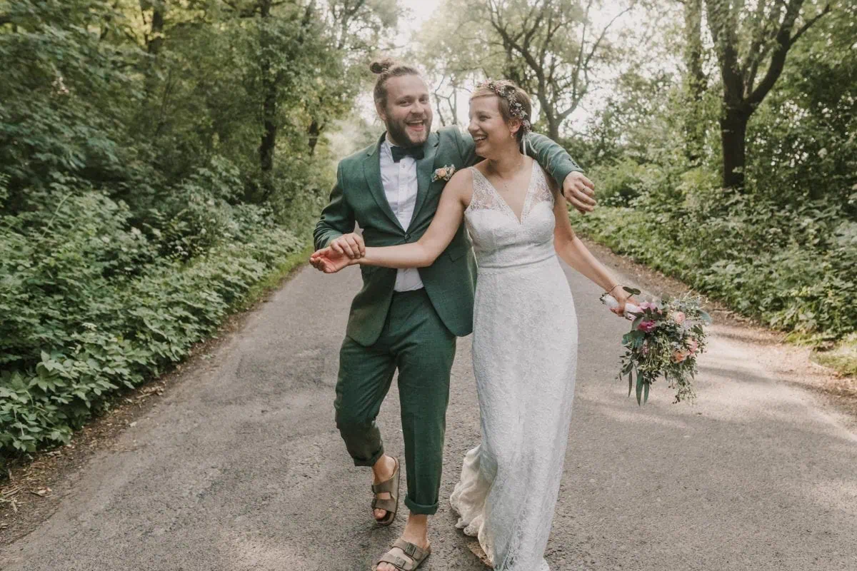 Hochzeitsfotograf Rostock; hochwertige Hochzeitsfotos Rostock; Hochzeit Fotos Rostock; Hochzeitsfotografin Rostock; Hochzeitsfotograf Ostsee; Hochzeitsfotograf Mecklenburg Vorpommern; Hochzeitfotograf MV; Hochzeitsfotografie Rostock; Hochzeitsbilder Rostock; fotograf hochzeit rostock; fotograf hochzeit ruegen; fotograf hochzeit usedom; hochzeitsfotografin ostsee; Brautpaarfotos Rostock; heiraten in MV; an der Ostsee heiraten; Rosenhof Groß Siemen; Hochzeitsreportage Rostock; Getting Ready; freie Trauung Rostock; Brautpaarshooting Rostock