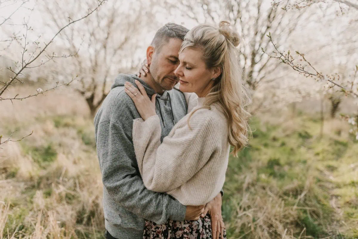 Paarfotos Rostock, Paerchenfotos Rostock, Paarfotograf Rostock, romantische Paarbilder Rostock, Pärchenfotos Strand, Babybauchfotos mit Partner, Gutschein für ein Paarshooting Rostock, Paarshooting Strand, Fotoshooting Paare Rostock; Fotoshooting Paare Hamburg, Fotoshooting Paare MV