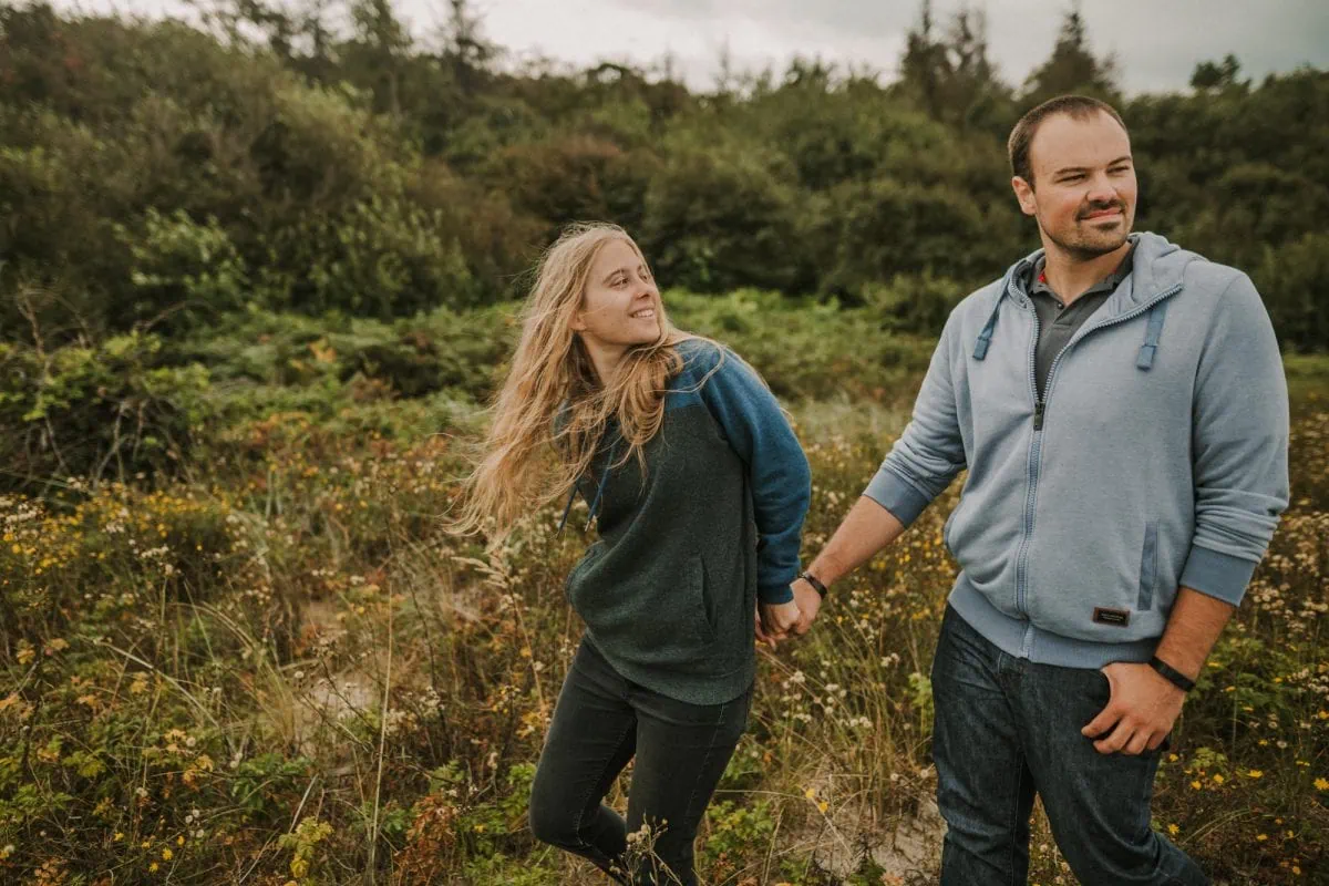 Paarfotos Rostock, Paerchenfotos Rostock, Paarfotograf Rostock, romantische Paarbilder Rostock, Pärchenfotos Strand, Babybauchfotos mit Partner, Gutschein für ein Paarshooting Rostock, Paarshooting Strand, Fotoshooting Paare Rostock; Fotoshooting Paare Hamburg, Fotoshooting Paare MV
