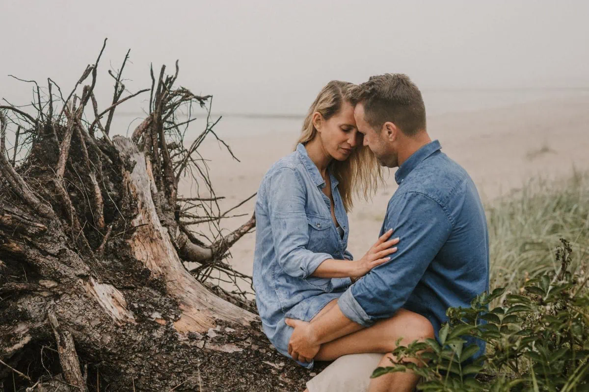 Paarfotos Rostock, Paerchenfotos Rostock, Fotos Paare Rostock, Paarshooting Rostock, Paarshooting Strand, Paarshooitng Ostsee, natürliche Paarfotos, Verlobungsfotos, Fotos Paerchen Rostock