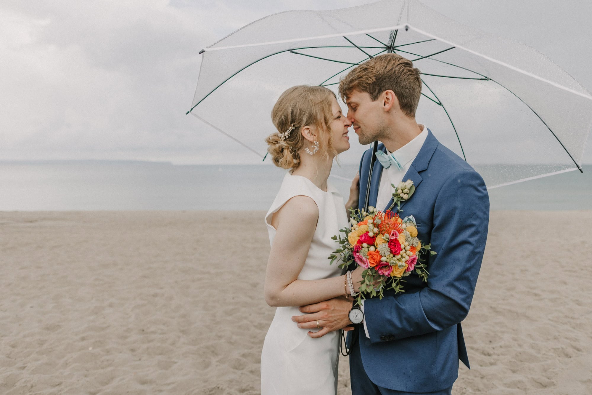 hochzeitsfotograf ruegen, hochzeitsfotografin ruegen, hochzeitsbilder ruegen, hochzeitsfotos ruegen, hochzeitsfotograf binz, hochzeitsfotografin binz, hochzeitsfotos binz, hochzeitsbilder binz, stranhochzeit ruegen, strandhochzeit binz, heiraten an der ostsee, müther turm, besondere hochzeitsfotos, trauung am meer