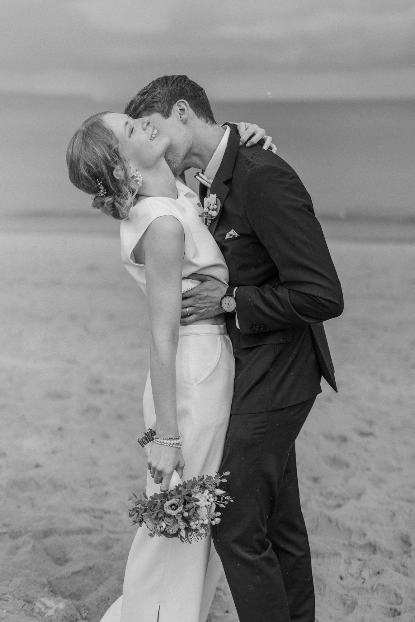 hochzeitsfotograf ruegen, hochzeitsfotografin ruegen, hochzeitsbilder ruegen, hochzeitsfotos ruegen, hochzeitsfotograf binz, hochzeitsfotografin binz, hochzeitsfotos binz, hochzeitsbilder binz, stranhochzeit ruegen, strandhochzeit binz, heiraten an der ostsee, müther turm, besondere hochzeitsfotos, trauung am meer