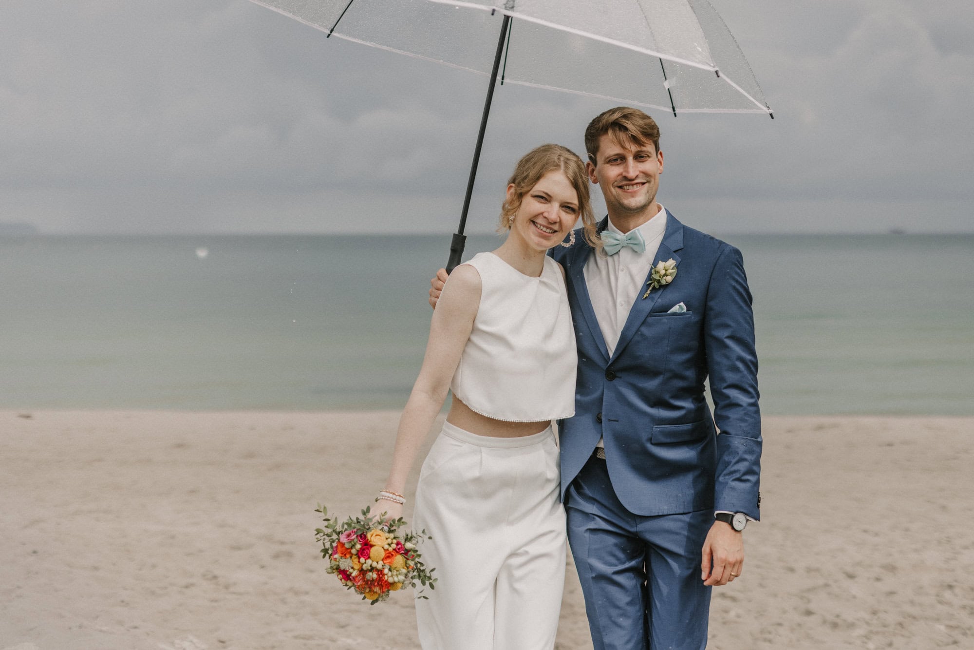hochzeitsfotograf ruegen, hochzeitsfotografin ruegen, hochzeitsbilder ruegen, hochzeitsfotos ruegen, hochzeitsfotograf binz, hochzeitsfotografin binz, hochzeitsfotos binz, hochzeitsbilder binz, stranhochzeit ruegen, strandhochzeit binz, heiraten an der ostsee, müther turm, besondere hochzeitsfotos, trauung am meer