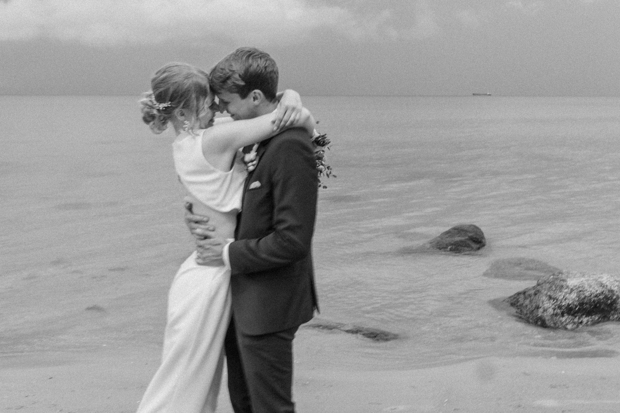 hochzeitsfotograf ruegen, hochzeitsfotografin ruegen, hochzeitsbilder ruegen, hochzeitsfotos ruegen, hochzeitsfotograf binz, hochzeitsfotografin binz, hochzeitsfotos binz, hochzeitsbilder binz, stranhochzeit ruegen, strandhochzeit binz, heiraten an der ostsee, müther turm, besondere hochzeitsfotos, trauung am meer