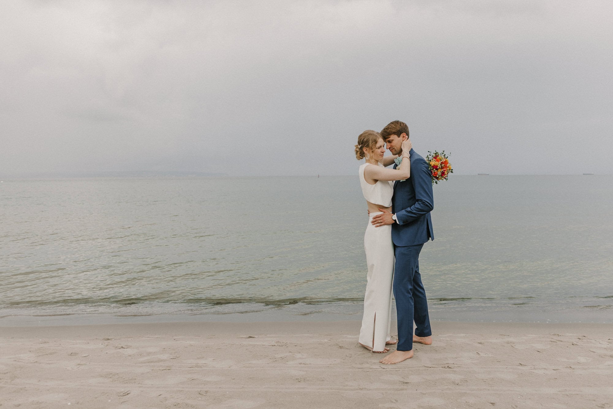 hochzeitsfotograf ruegen, hochzeitsfotografin ruegen, hochzeitsbilder ruegen, hochzeitsfotos ruegen, hochzeitsfotograf binz, hochzeitsfotografin binz, hochzeitsfotos binz, hochzeitsbilder binz, stranhochzeit ruegen, strandhochzeit binz, heiraten an der ostsee, müther turm, besondere hochzeitsfotos, trauung am meer