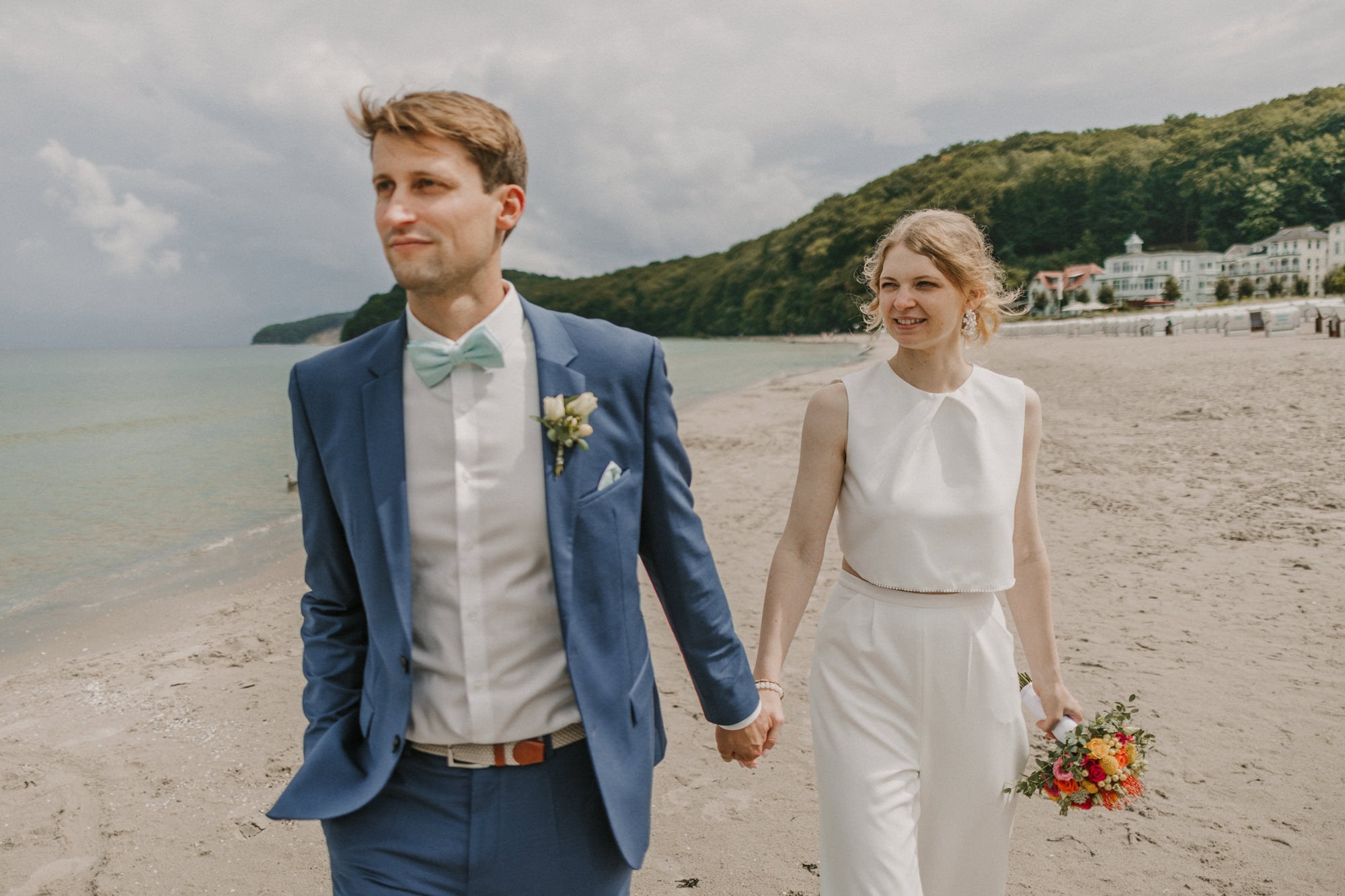 hochzeitsfotograf ruegen, hochzeitsfotografin ruegen, hochzeitsbilder ruegen, hochzeitsfotos ruegen, hochzeitsfotograf binz, hochzeitsfotografin binz, hochzeitsfotos binz, hochzeitsbilder binz, stranhochzeit ruegen, strandhochzeit binz, heiraten an der ostsee, müther turm, besondere hochzeitsfotos, trauung am meer