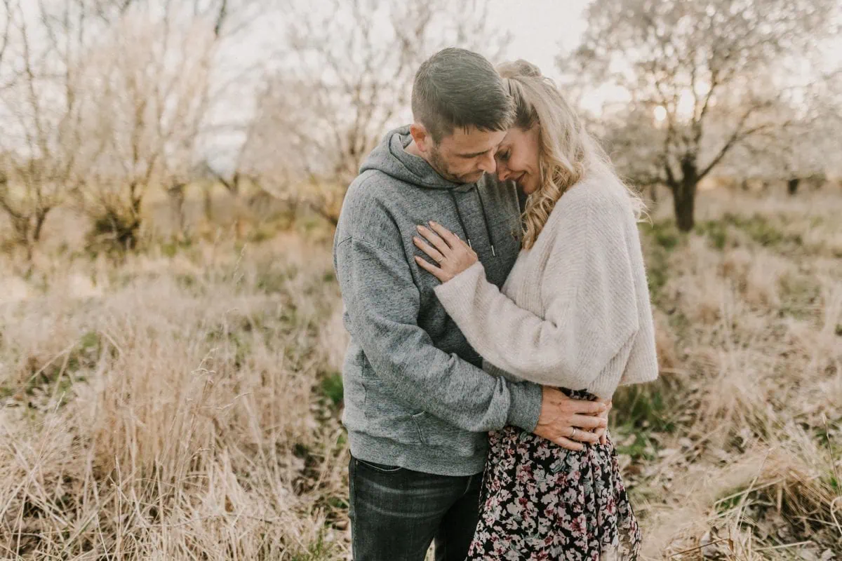 Paarfotos Rostock, Paerchenfotos Rostock, Paarfotograf Rostock, romantische Paarbilder Rostock, Pärchenfotos Strand, Babybauchfotos mit Partner, Gutschein für ein Paarshooting Rostock, Paarshooting Strand, Fotoshooting Paare Rostock; Fotoshooting Paare Hamburg, Fotoshooting Paare MV