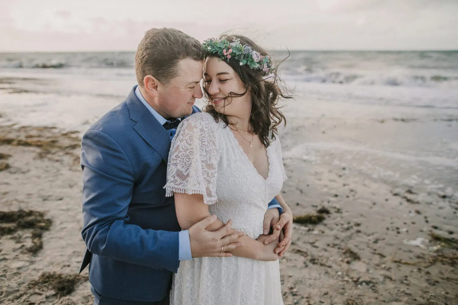 Hochzeitsfotos Ruegen, Hochzeitsfotograf Binz, Kap Arkona, Hochzeitsfotograf Sellin, Hochzeitsfotograf Goehren, Putbus, Hochzeit Fotos Ruegen, Hochzeitsfotograf Ruegen, Hochzeitsfotografin Ruegen, hochwertig, Rostock, Ostsee, Strand, Mecklenburg Vorpommern, Hochzeitsfotografie Ruegen, Hochzeitsbilder Ruegen, fotograf hochzeit binz, fotograf hochzeit ruegen, fotograf ruegen , hochzeitsfotografin ostsee, Brautpaarfotos,, heiraten in MV, an der Ostsee heiraten, heiraten muether Turm