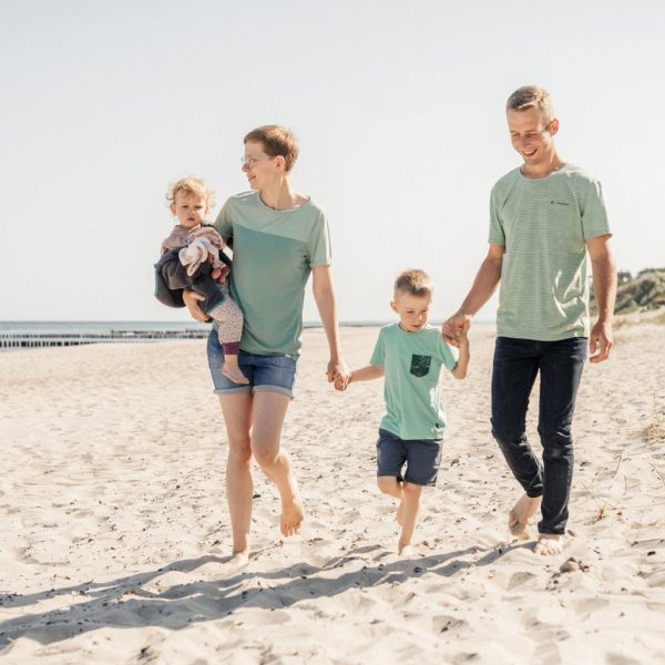 familienfotosrostock-familienshooting- familienbilder- familienfotografrostock-graal-mueritz-fotos am strand